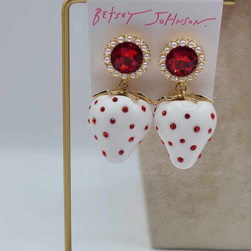 Betsey Johnson Enamel Red Crystal Strawberry Necklace & Earring Set NWT! NEW! - Picture 12 of 12